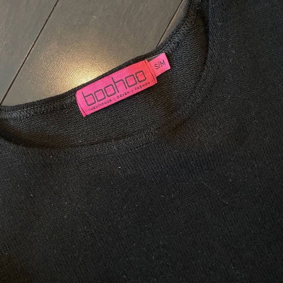 Boohoo Asymmetrical Hem Sweater with Sleeve Zipper Detail - Picture 6 of 6